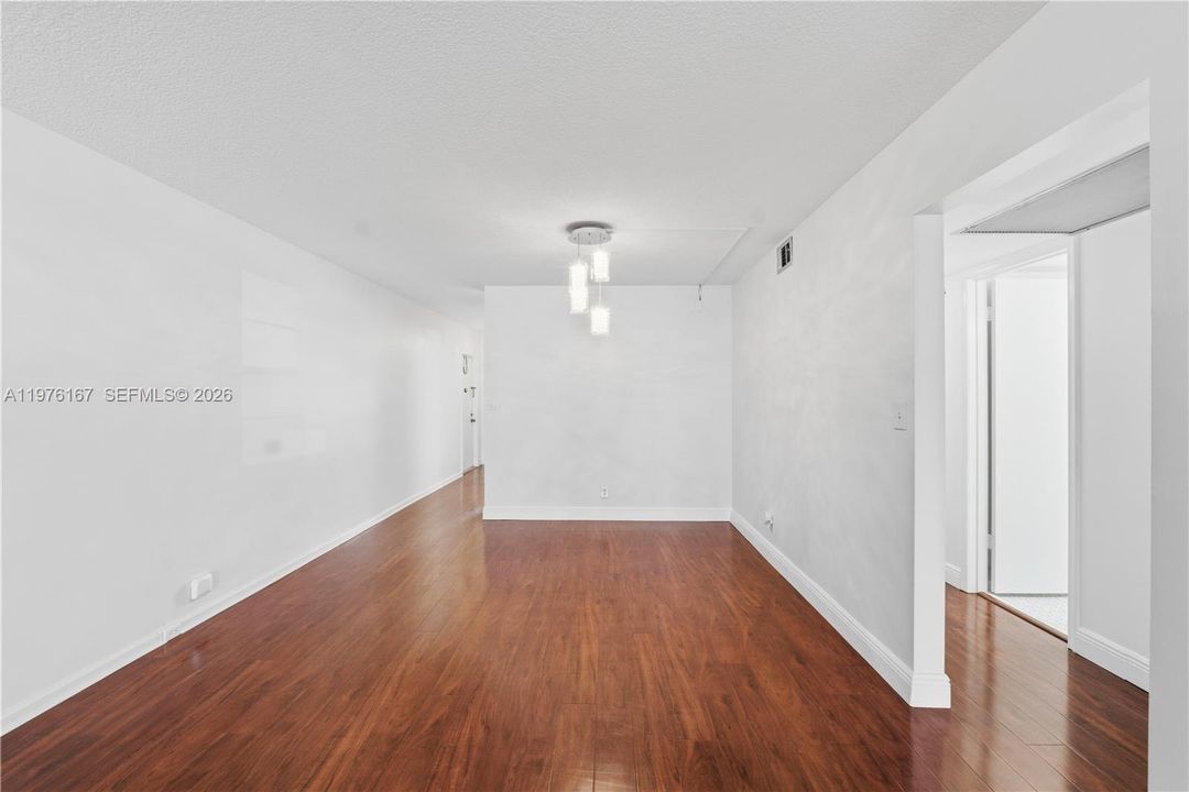For Sale: $111,000 (2 beds, 2 baths, 1210 Square Feet)