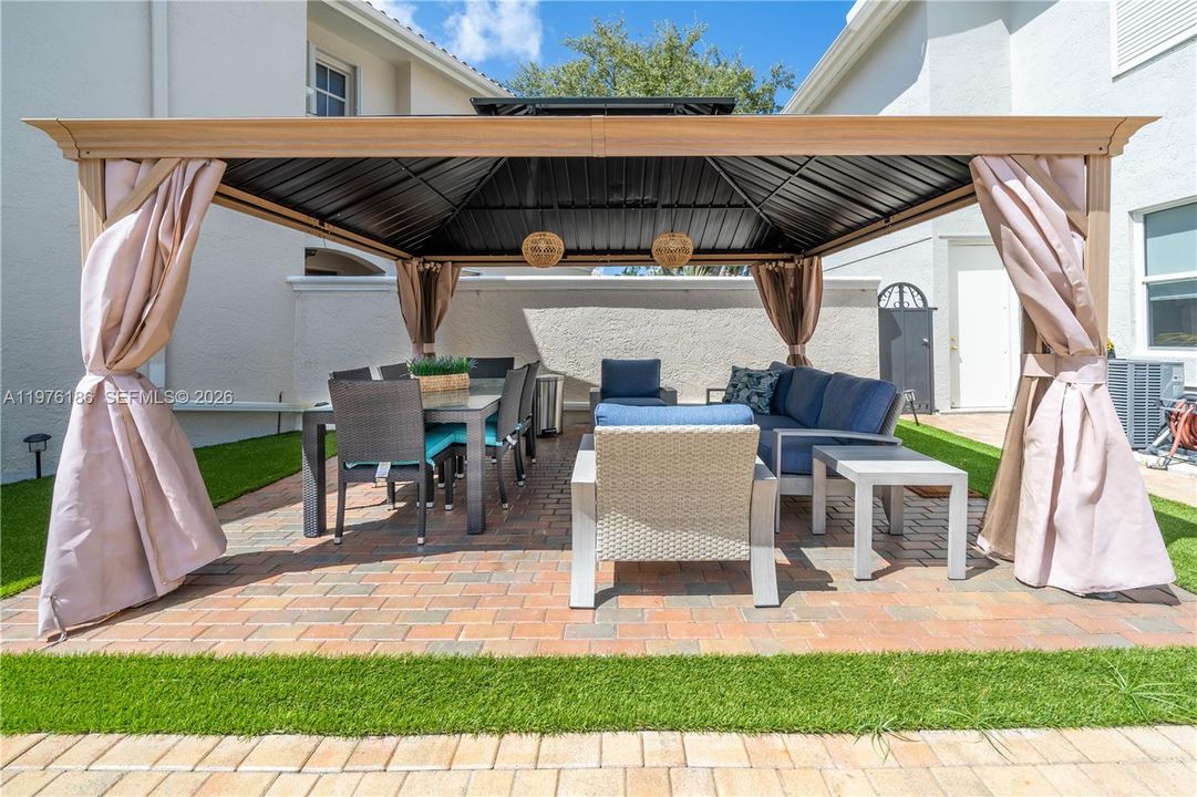 Recientemente alquilado: $8,000 (5 camas, 3 baños, 2882 Pies cuadrados)