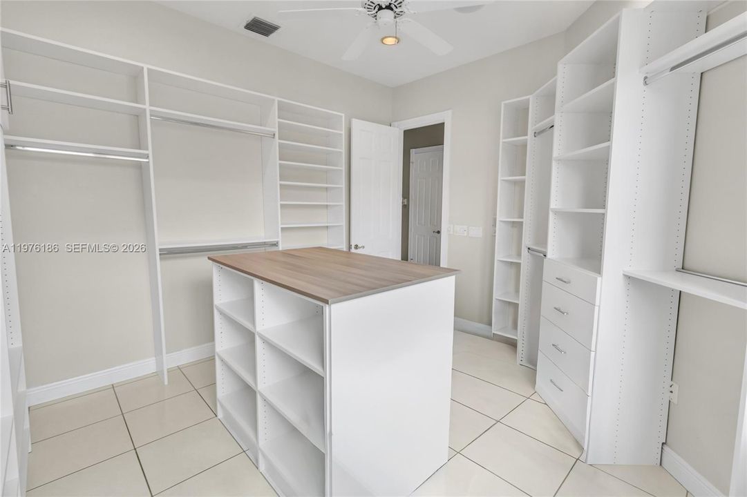 Recientemente alquilado: $8,000 (5 camas, 3 baños, 2882 Pies cuadrados)