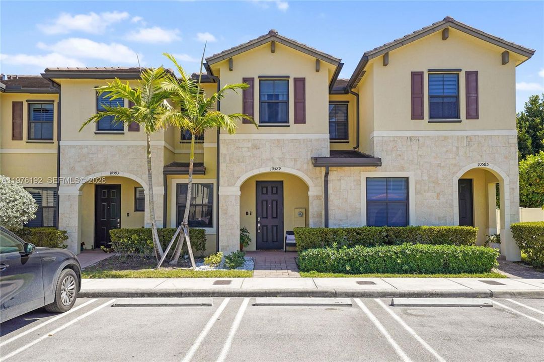 Recently Sold: $485,000 (3 beds, 2 baths, 1412 Square Feet)
