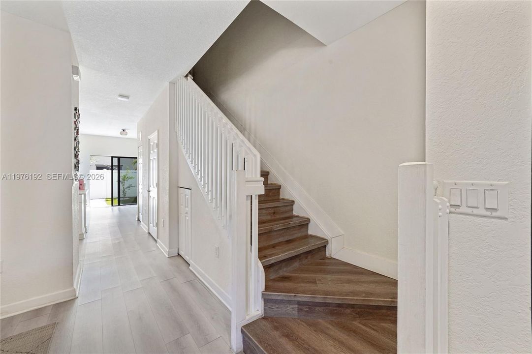 Recently Sold: $485,000 (3 beds, 2 baths, 1412 Square Feet)