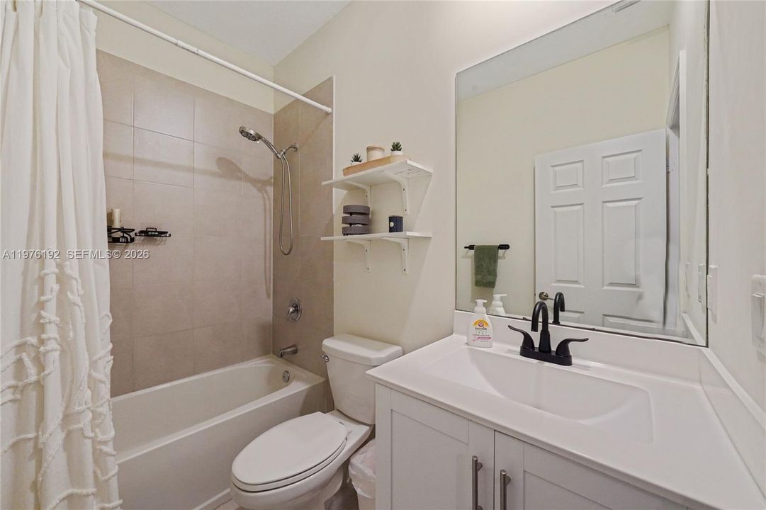 Recently Sold: $485,000 (3 beds, 2 baths, 1412 Square Feet)