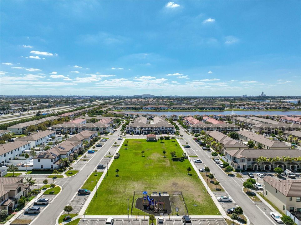 Recently Sold: $485,000 (3 beds, 2 baths, 1412 Square Feet)