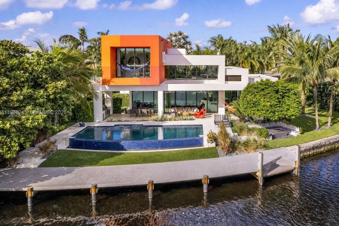 待售: $4,995,000 (3 贝兹, 3 浴室, 2650 平方英尺)