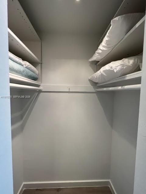 待售: $260,000 (1 贝兹, 1 浴室, 342 平方英尺)