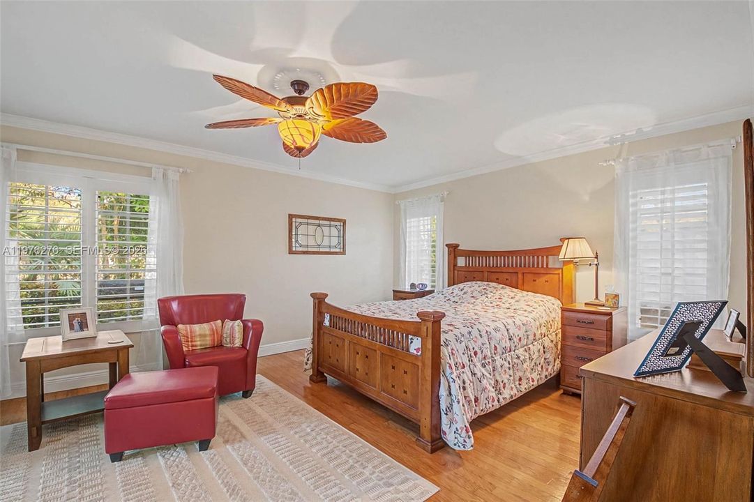 For Sale: $1,515,000 (5 beds, 4 baths, 2713 Square Feet)