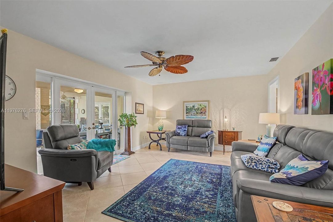For Sale: $1,515,000 (5 beds, 4 baths, 2713 Square Feet)