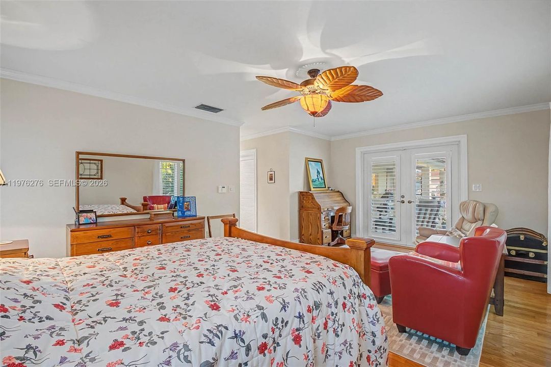 For Sale: $1,515,000 (5 beds, 4 baths, 2713 Square Feet)