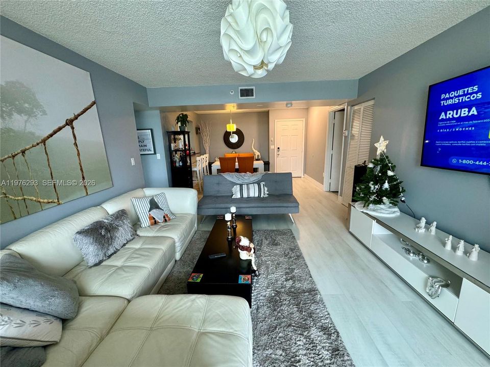 Activo con contrato: $258,500 (2 camas, 2 baños, 960 Pies cuadrados)
