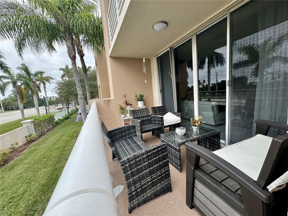 Activo con contrato: $258,500 (2 camas, 2 baños, 960 Pies cuadrados)