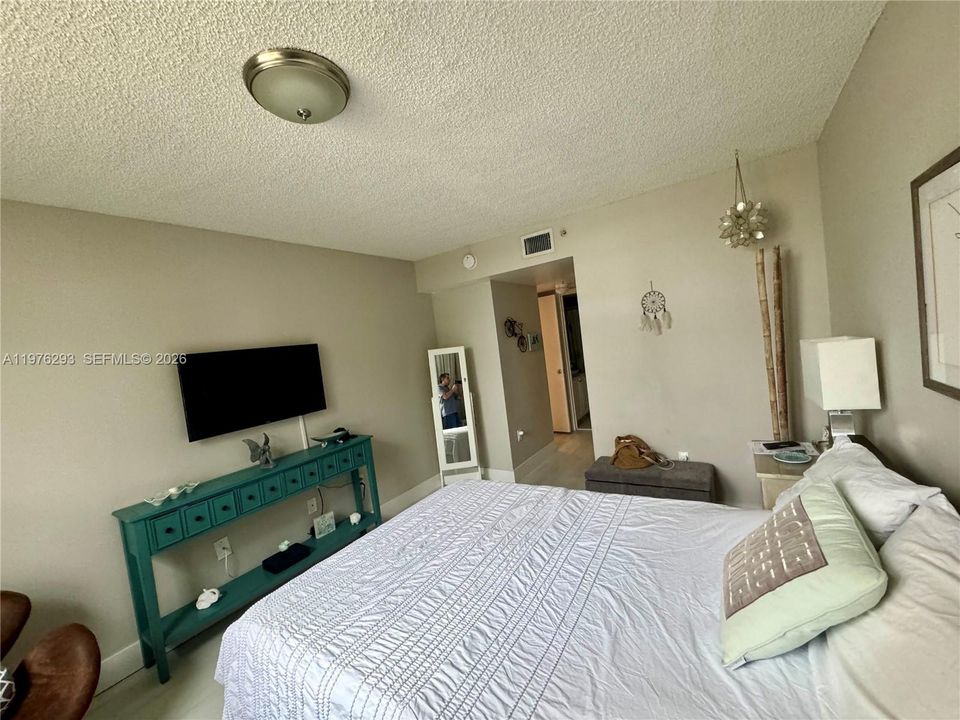 Activo con contrato: $258,500 (2 camas, 2 baños, 960 Pies cuadrados)