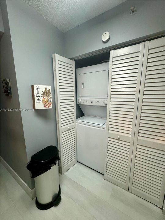 Activo con contrato: $258,500 (2 camas, 2 baños, 960 Pies cuadrados)
