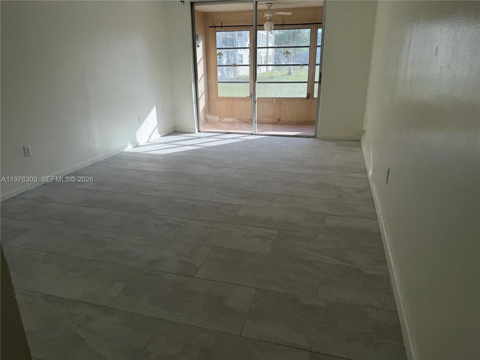 For Rent: $1,399 (1 beds, 1 baths, 640 Square Feet)