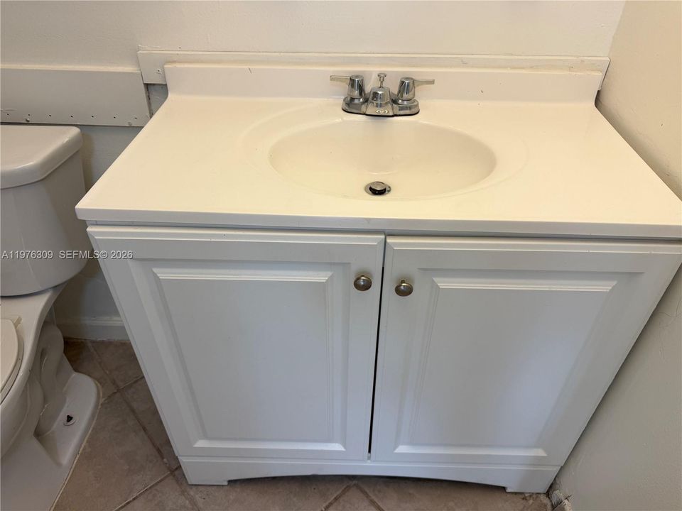 For Rent: $1,399 (1 beds, 1 baths, 640 Square Feet)