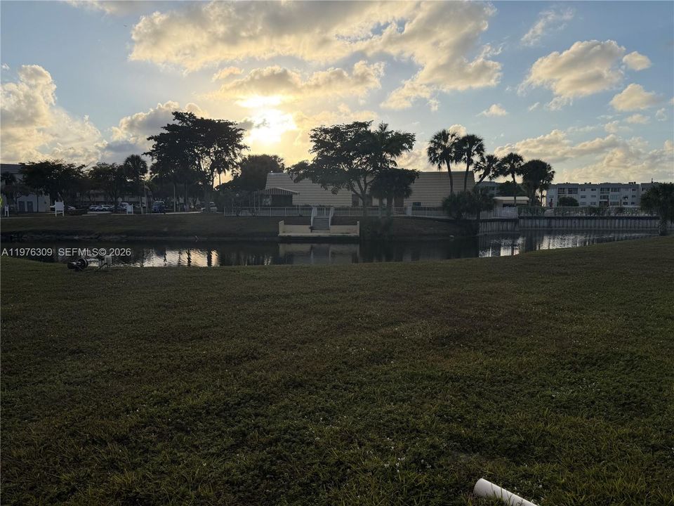 For Rent: $1,399 (1 beds, 1 baths, 640 Square Feet)