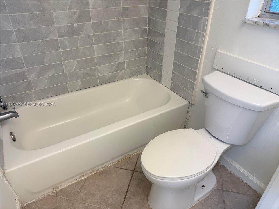 For Rent: $1,399 (1 beds, 1 baths, 640 Square Feet)