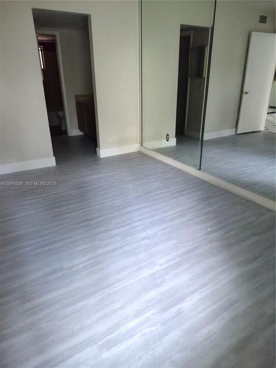 Под контрактом: $195,000 (1 спален, 1 ванн, 773 Квадратных фут)