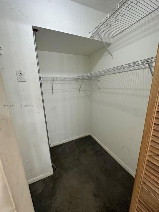 На продажу: $225,000 (1 спален, 1 ванн, 736 Квадратных фут)