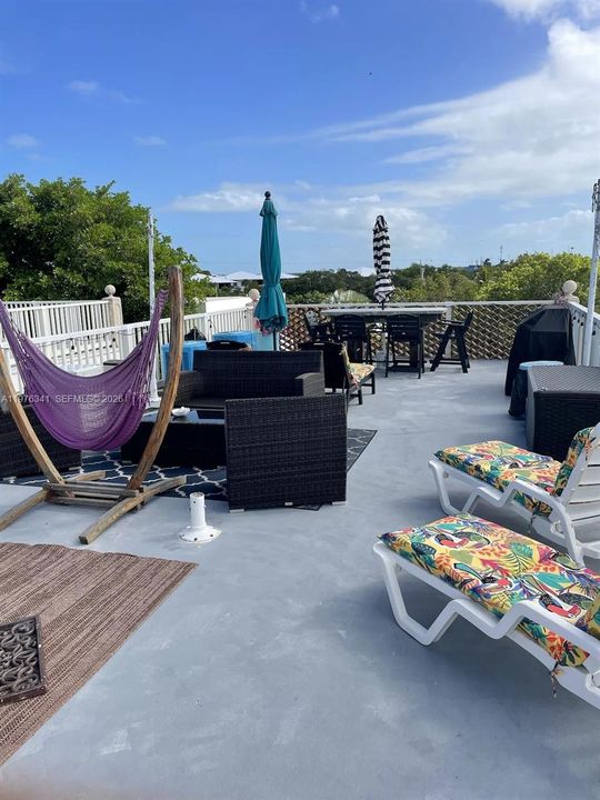 For Sale: $1,175,000 (3 beds, 3 baths, 1493 Square Feet)