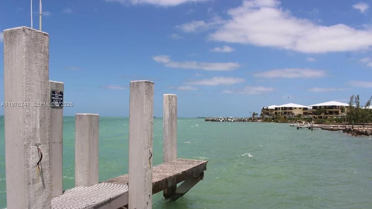 For Sale: $1,175,000 (3 beds, 3 baths, 1493 Square Feet)