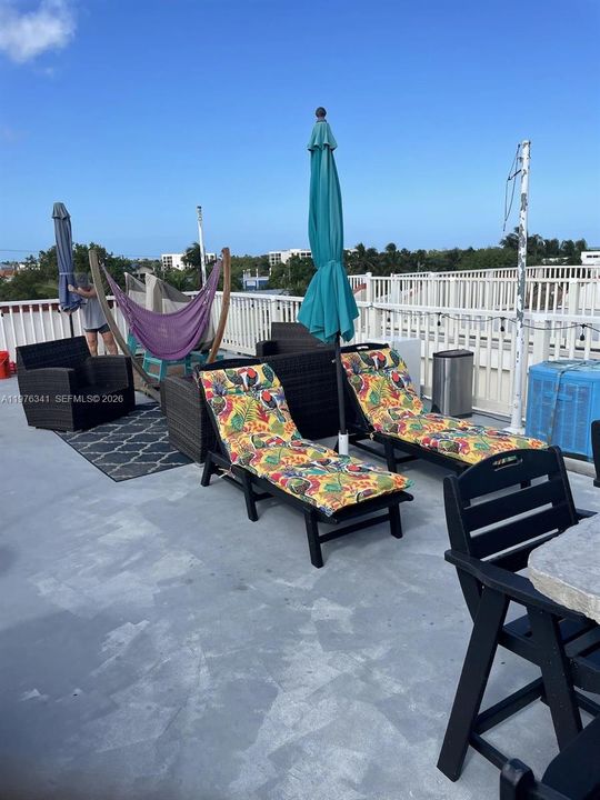For Sale: $1,175,000 (3 beds, 3 baths, 1493 Square Feet)