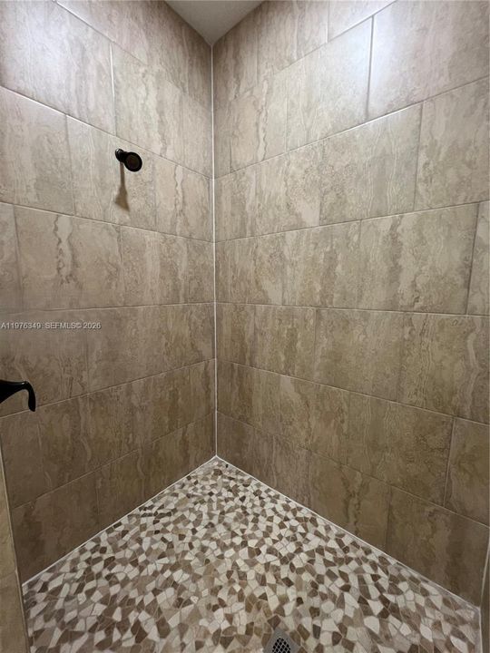 En Renta: $2,200 (4 camas, 2 baños, 1439 Pies cuadrados)
