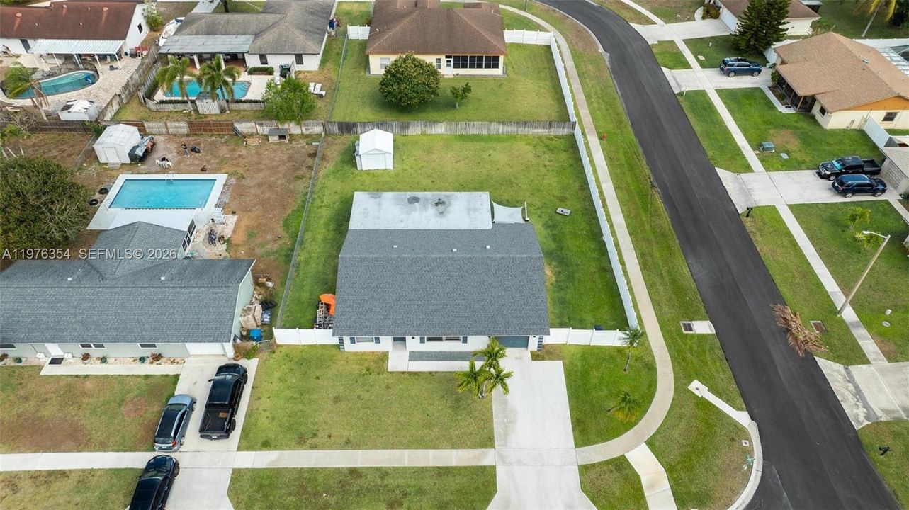 Vendido Recientemente: $569,000 (4 camas, 2 baños, 1933 Pies cuadrados)