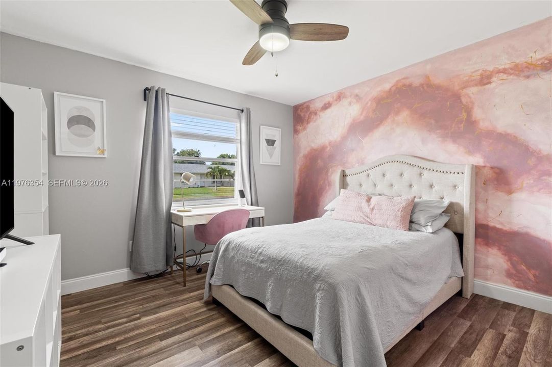 Vendido Recientemente: $569,000 (4 camas, 2 baños, 1933 Pies cuadrados)