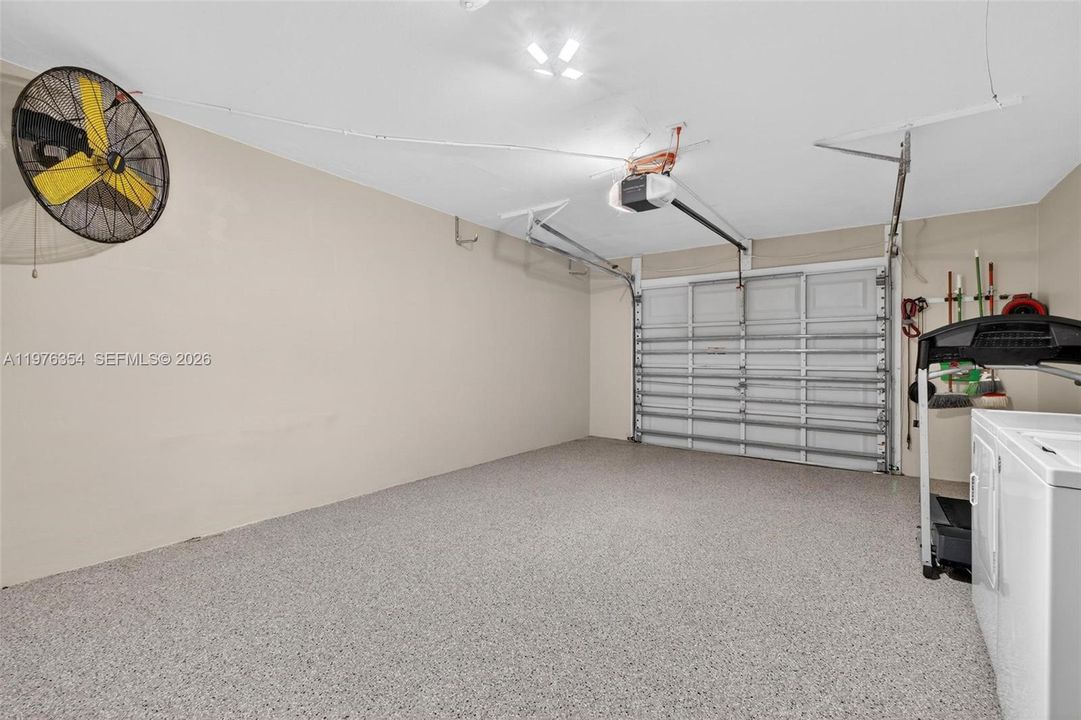 Vendido Recientemente: $569,000 (4 camas, 2 baños, 1933 Pies cuadrados)