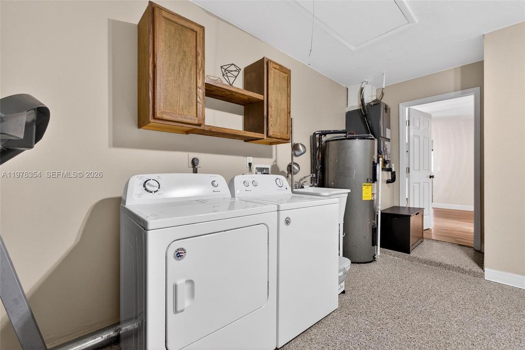 Vendido Recientemente: $569,000 (4 camas, 2 baños, 1933 Pies cuadrados)