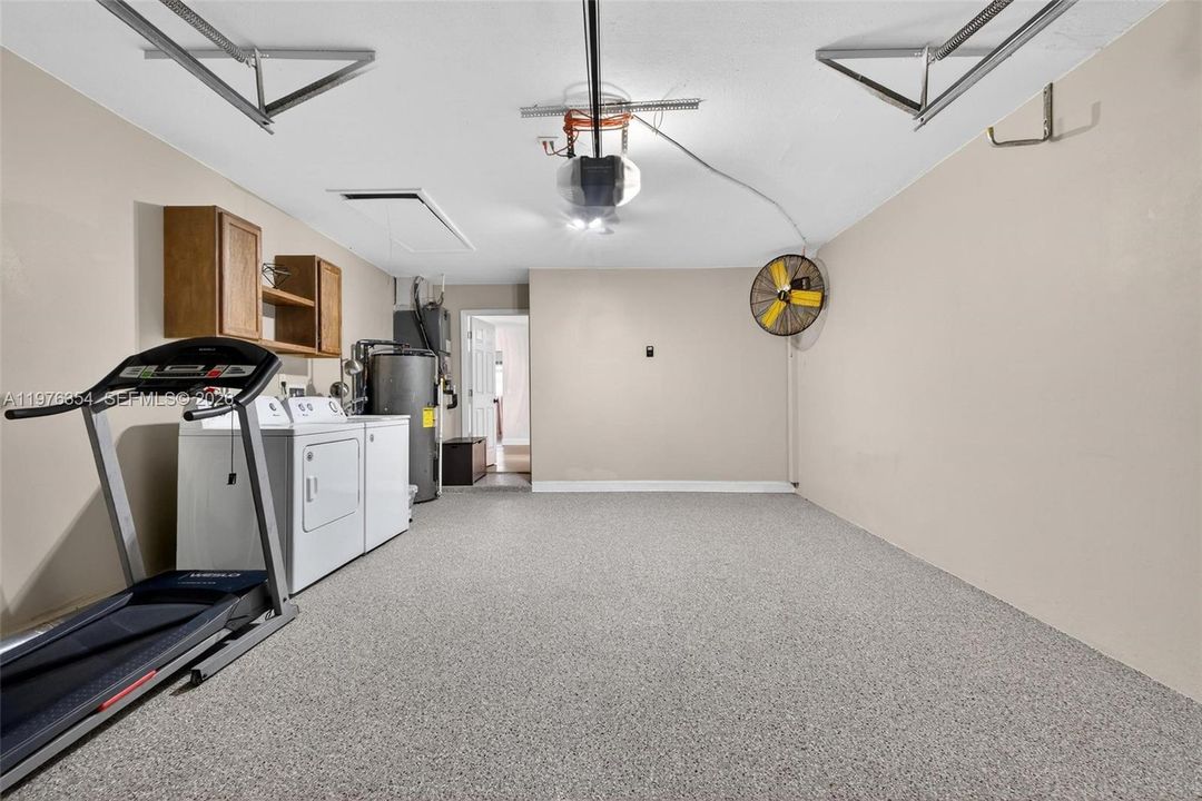 Vendido Recientemente: $569,000 (4 camas, 2 baños, 1933 Pies cuadrados)