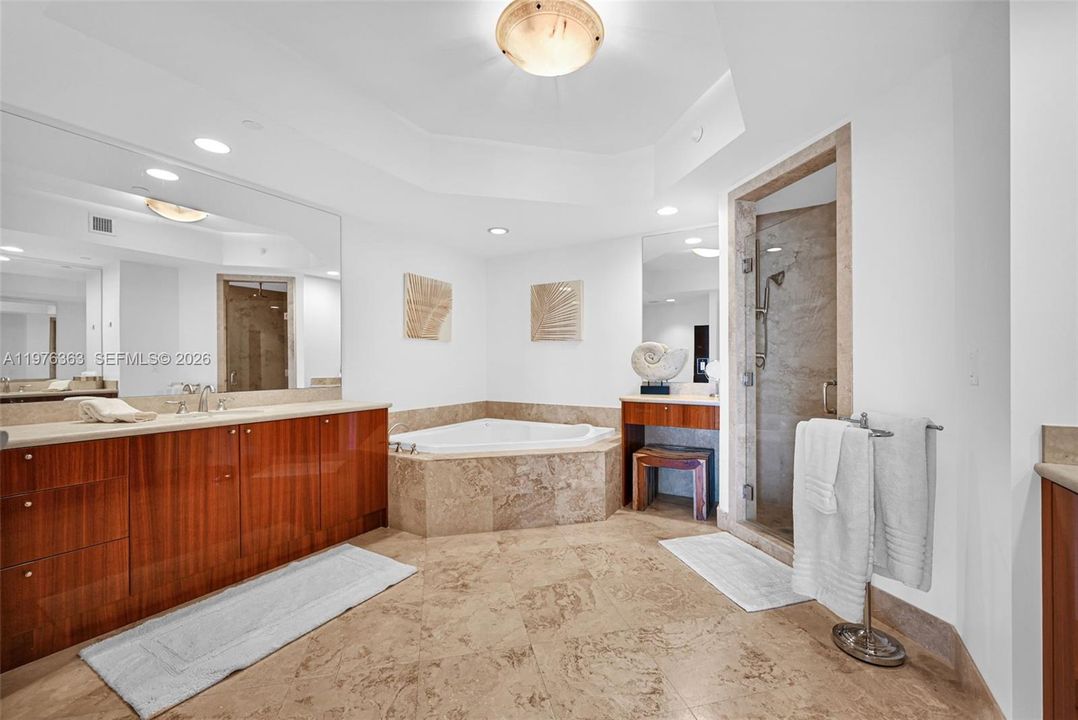 For Sale: $3,185,000 (3 beds, 3 baths, 2660 Square Feet)