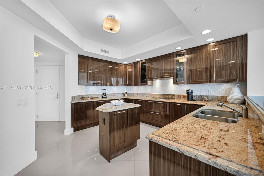 For Sale: $3,185,000 (3 beds, 3 baths, 2660 Square Feet)