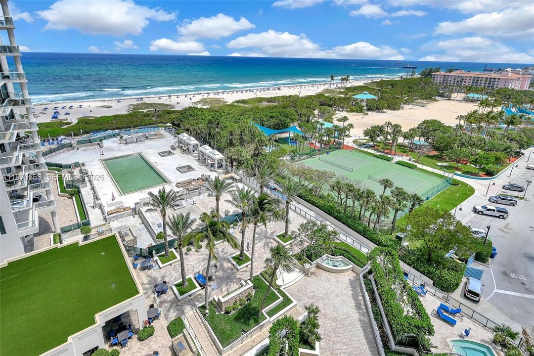 For Sale: $3,185,000 (3 beds, 3 baths, 2660 Square Feet)