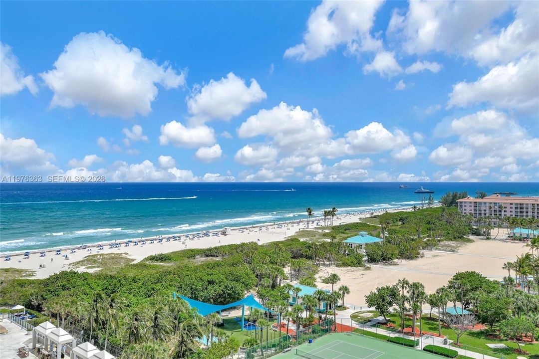 For Sale: $3,185,000 (3 beds, 3 baths, 2660 Square Feet)
