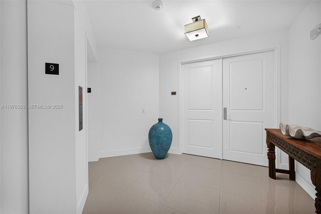 For Sale: $3,185,000 (3 beds, 3 baths, 2660 Square Feet)