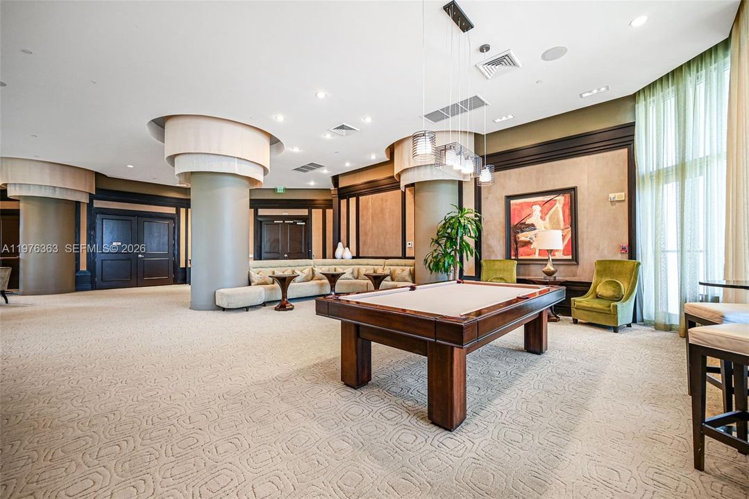For Sale: $3,185,000 (3 beds, 3 baths, 2660 Square Feet)