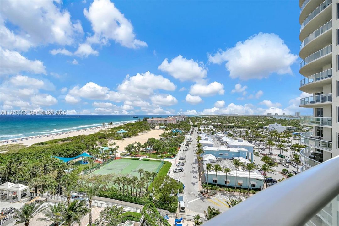For Sale: $3,185,000 (3 beds, 3 baths, 2660 Square Feet)