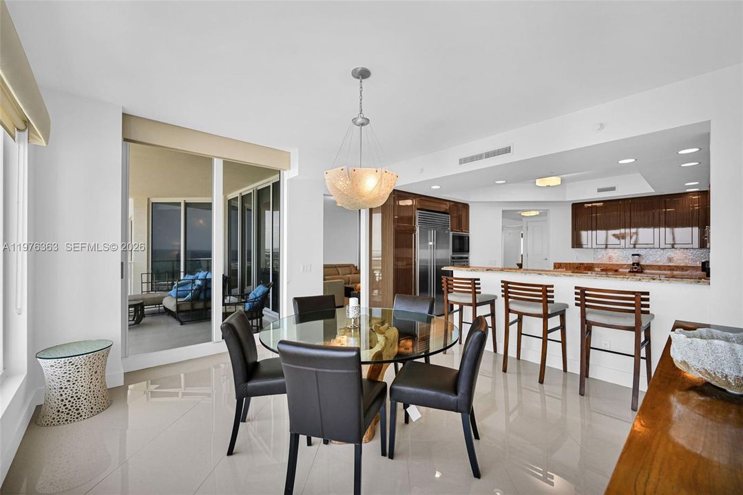 For Sale: $3,185,000 (3 beds, 3 baths, 2660 Square Feet)