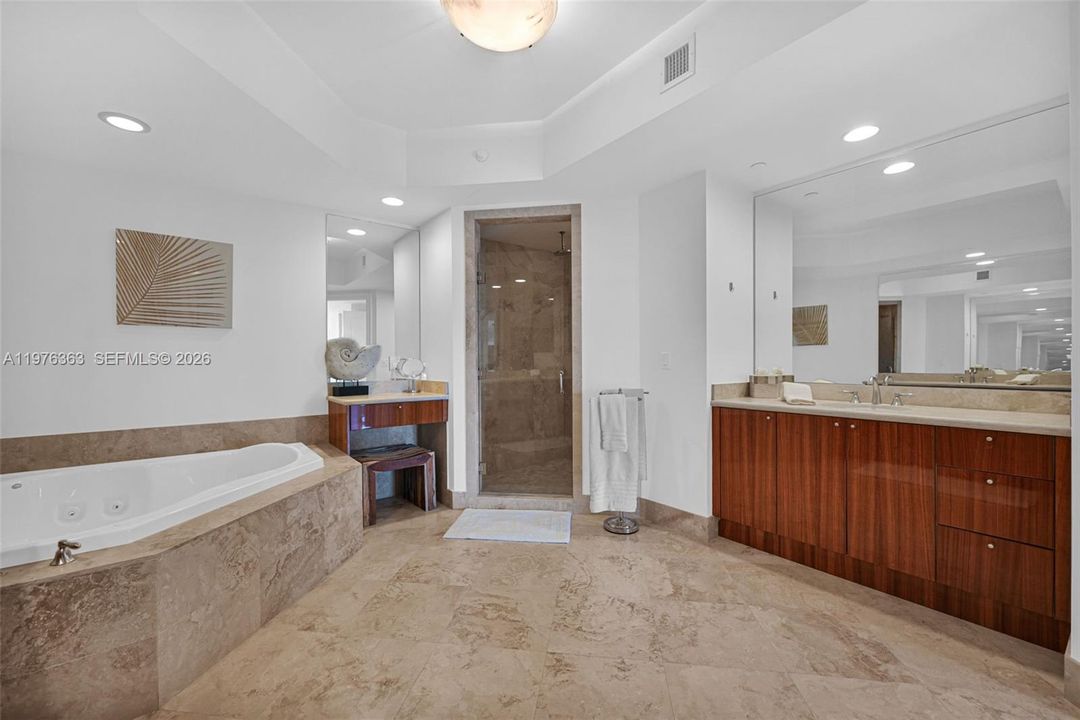 For Sale: $3,185,000 (3 beds, 3 baths, 2660 Square Feet)