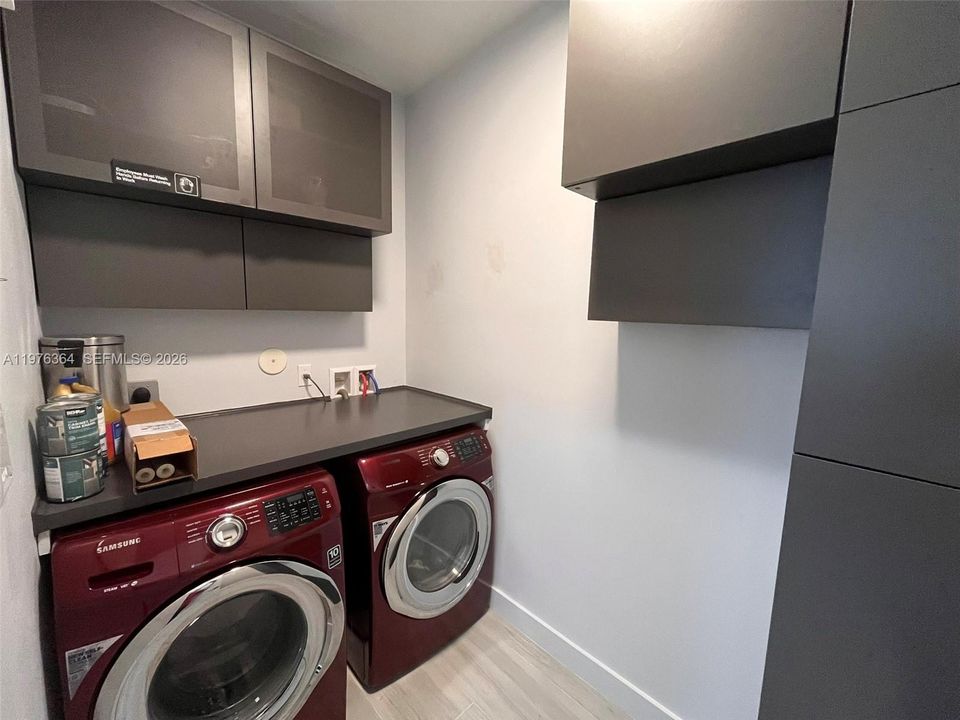 Recently Sold: $929,000 (4 beds, 2 baths, 2223 Square Feet)