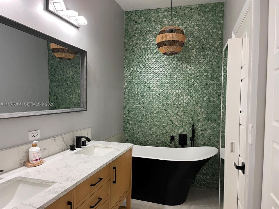 Recently Sold: $929,000 (4 beds, 2 baths, 2223 Square Feet)