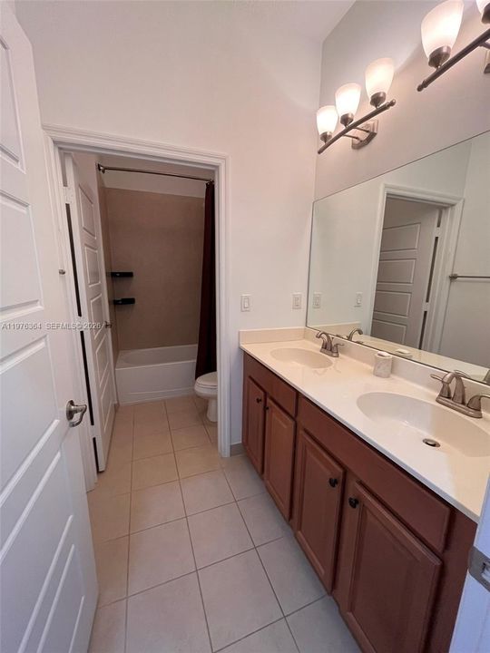 Recently Sold: $929,000 (4 beds, 2 baths, 2223 Square Feet)
