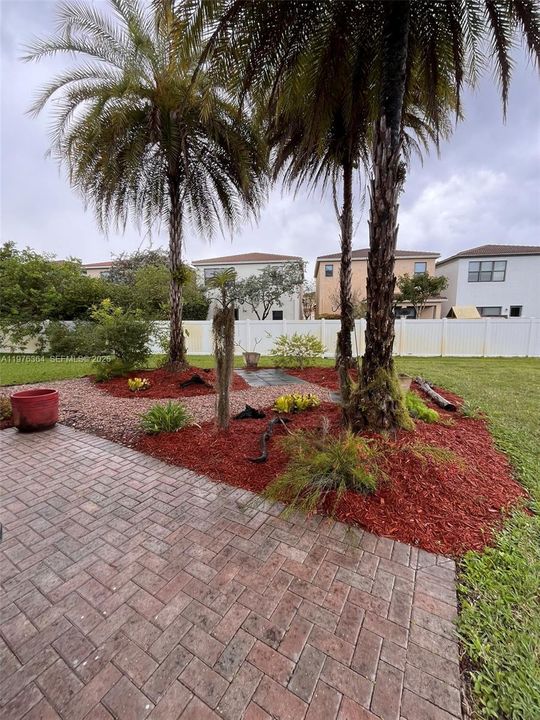 Recently Sold: $929,000 (4 beds, 2 baths, 2223 Square Feet)