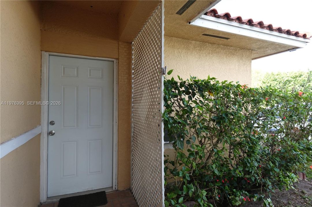 В аренду: $1,200 (1 спален, 1 ванн, 1868 Квадратных фут)