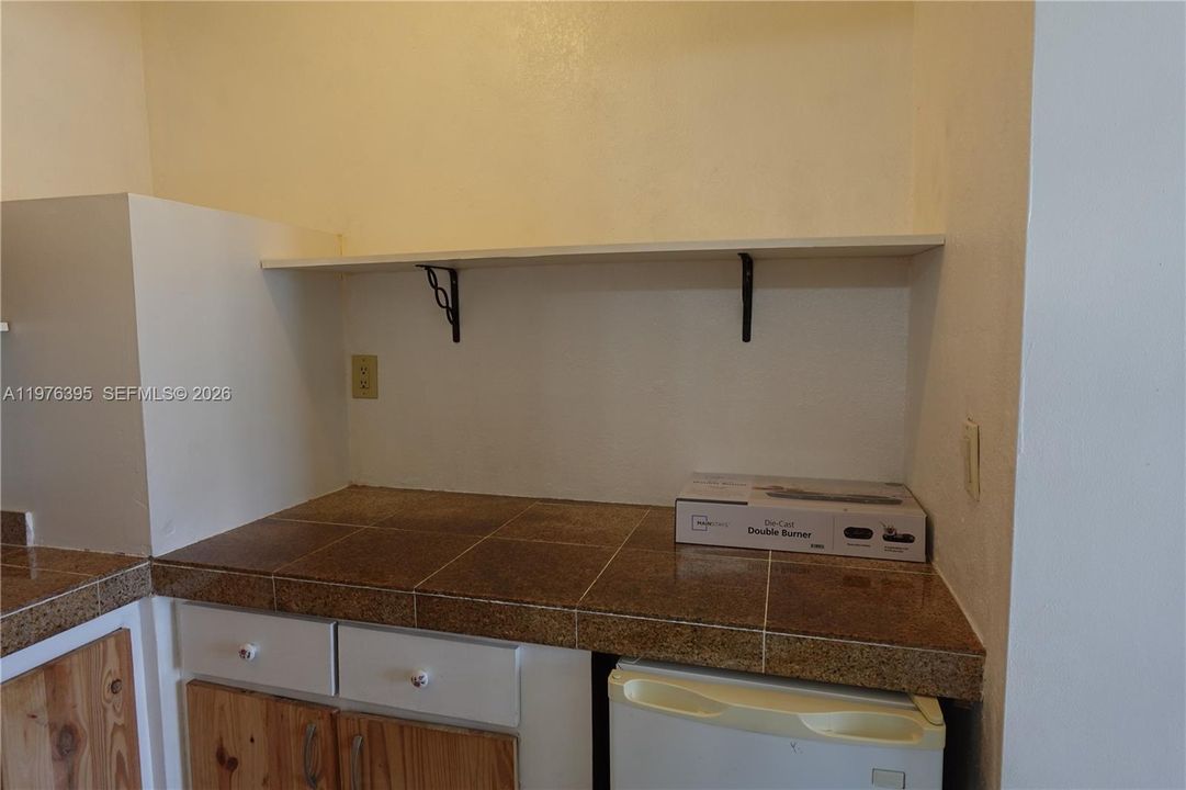 В аренду: $1,200 (1 спален, 1 ванн, 1868 Квадратных фут)