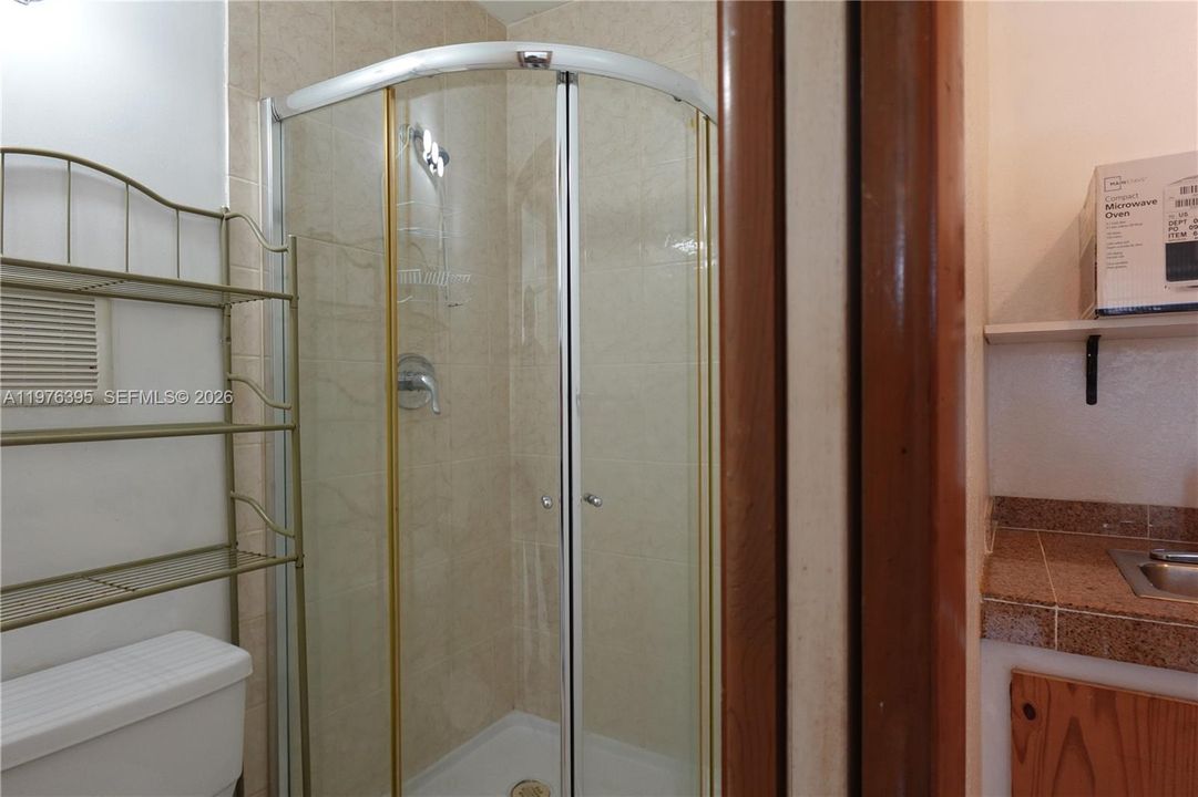 В аренду: $1,200 (1 спален, 1 ванн, 1868 Квадратных фут)