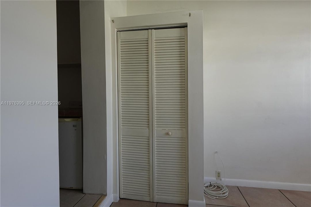 В аренду: $1,200 (1 спален, 1 ванн, 1868 Квадратных фут)