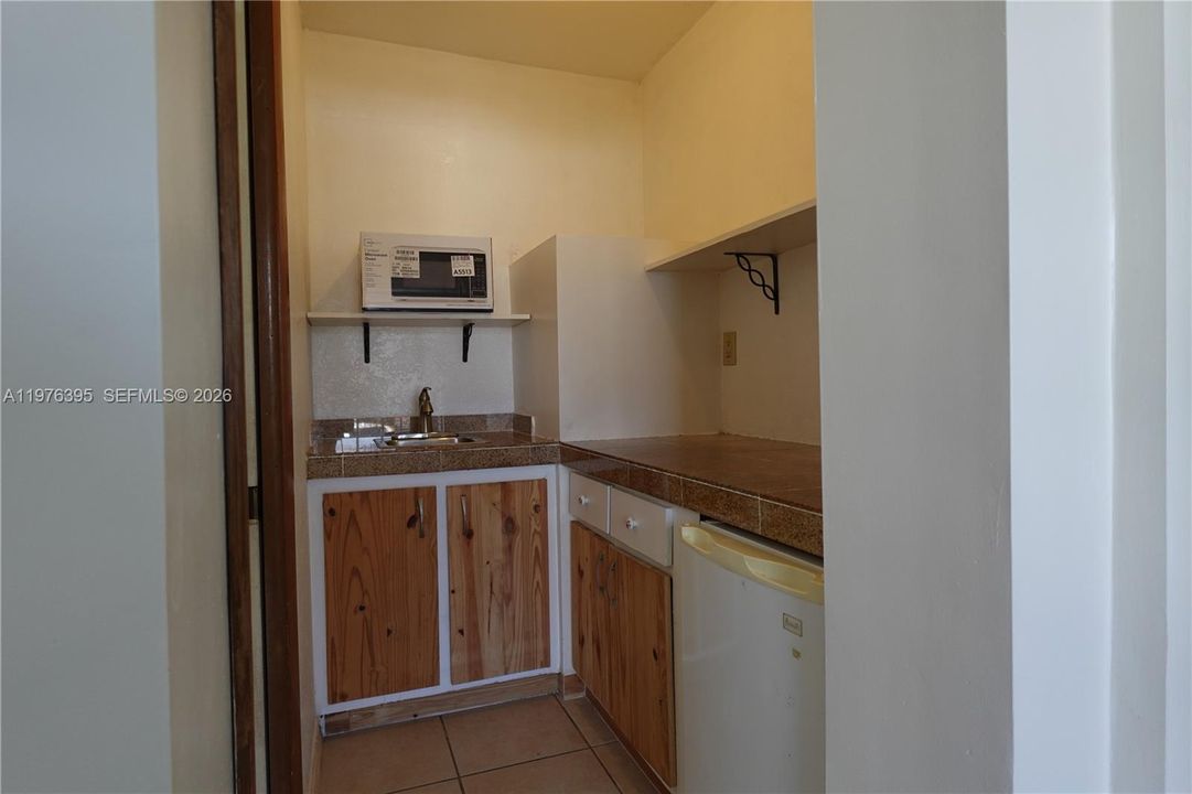 В аренду: $1,200 (1 спален, 1 ванн, 1868 Квадратных фут)