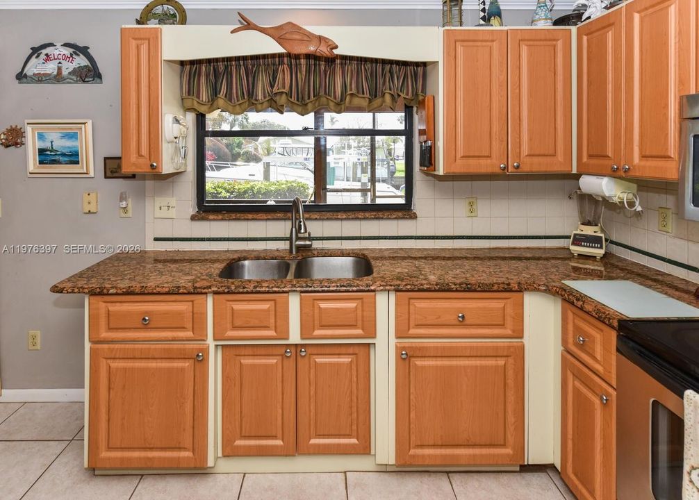 Недавно продано: $895,000 (3 спален, 2 ванн, 1804 Квадратных фут)